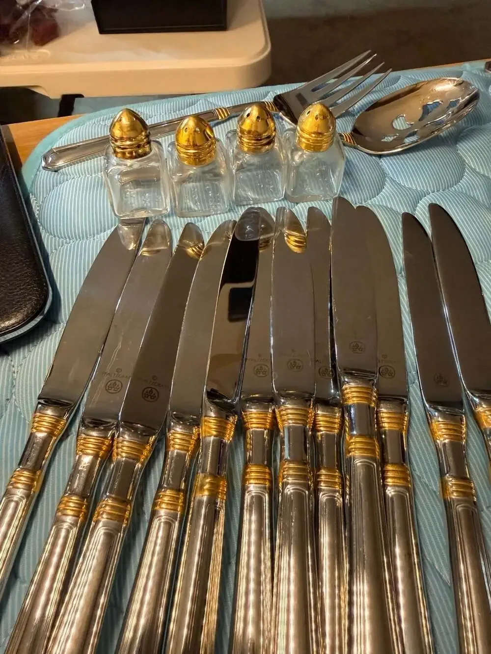 Vintage Pfaltzgraff Gourmet Gold Stainless  Set Service for 12 65 Pc + 4 Shakers